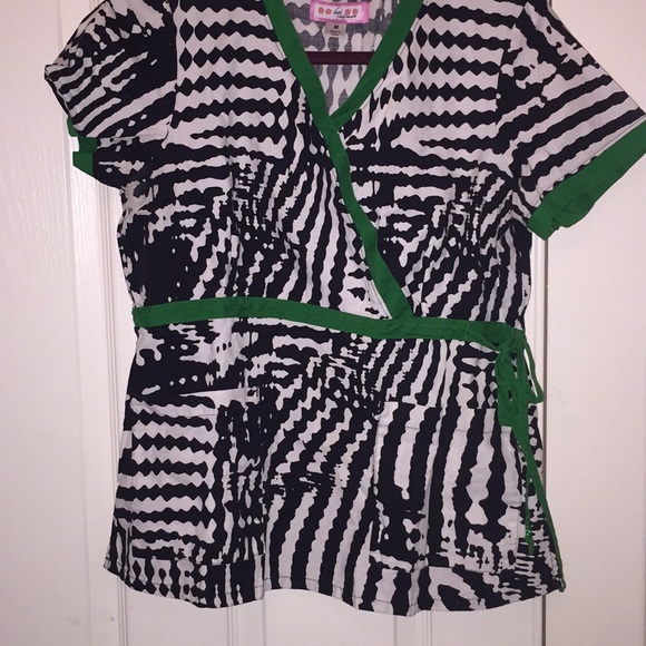 Koi by Kathy Peterson 2 pack of scrub tops medium - Picture 1 of 6
